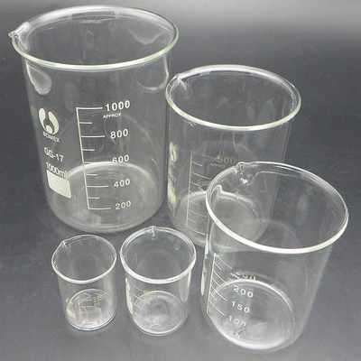 Laboratory borosilicateg lass measuring beaker