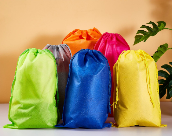 Customized non woven drawstring gift bag